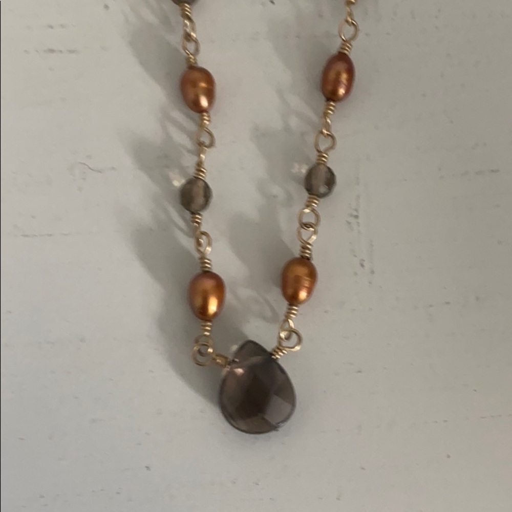 Beautiful gold and gem necklace - Picture 5 of 6